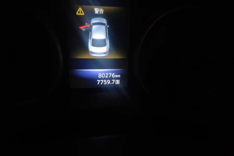 Used Infiniti Q50L 2016 2.0T Enjoyment Edition Odometer Close Up
