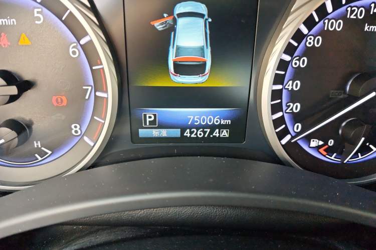 Used Infiniti Q50L 2016 2.0T Comfort Edition Odometer Close Up