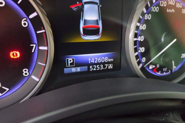 Used Infiniti Q50L 2016 2.0T Enjoyment Edition Odometer Close Up