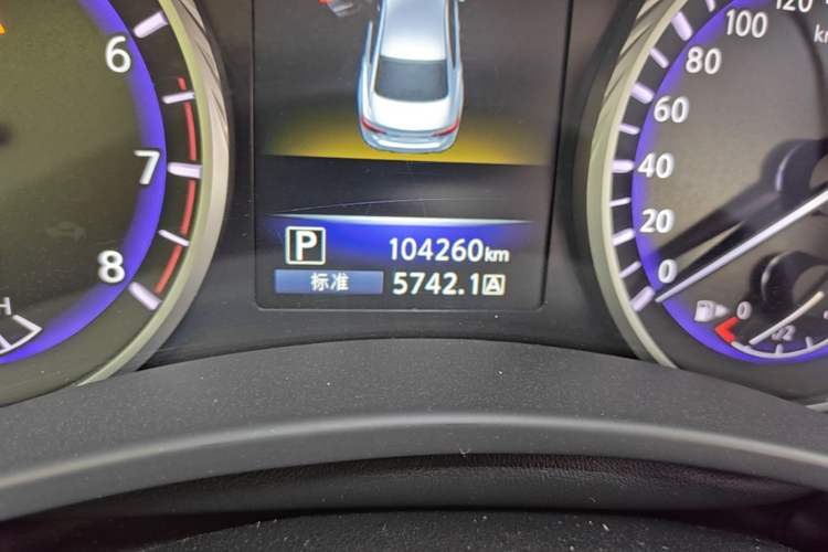 Used Infiniti Q50L 2016 2.0T Ambition Edition Odometer Close Up
