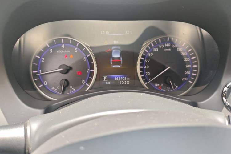 Used Infiniti Q50L 2016 2.0T Enjoyment Edition Odometer Close Up