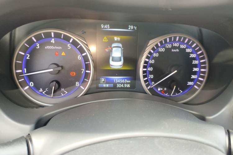 Used Infiniti Q50L 2016 2.0T Ambition Edition Odometer Close Up