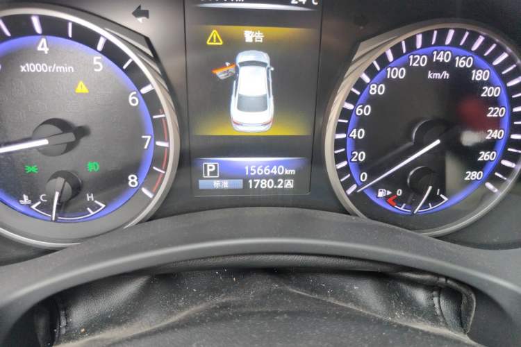 Used Infiniti Q50L 2016 2.0T Comfort Edition Odometer Close Up