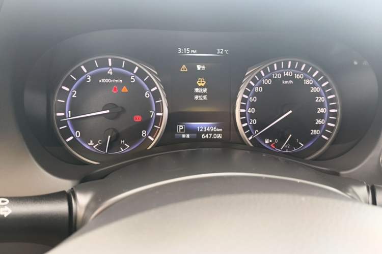 Used Infiniti Q50L 2016 2.0T Enjoyment Edition Odometer Close Up