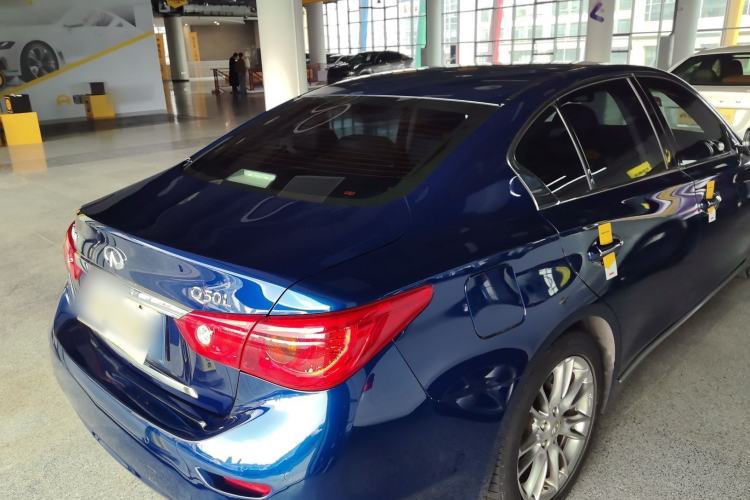 Used Infiniti Q50L 2016 2.0T Ambition Edition Rear Right 45 Deg