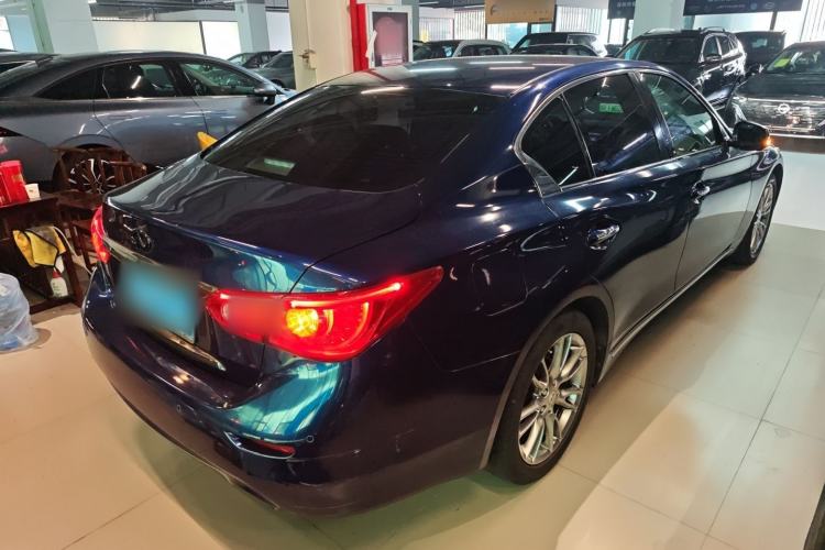 Used Infiniti Q50L 2016 2.0T Ambition Edition Rear Right 45 Deg