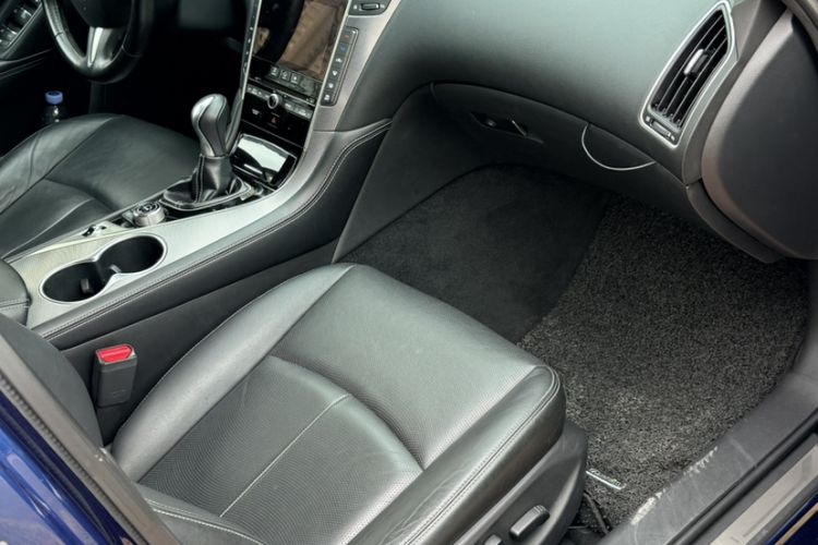 Used Infiniti Q50L 2016 2.0T Ambition Edition Right Front Seat