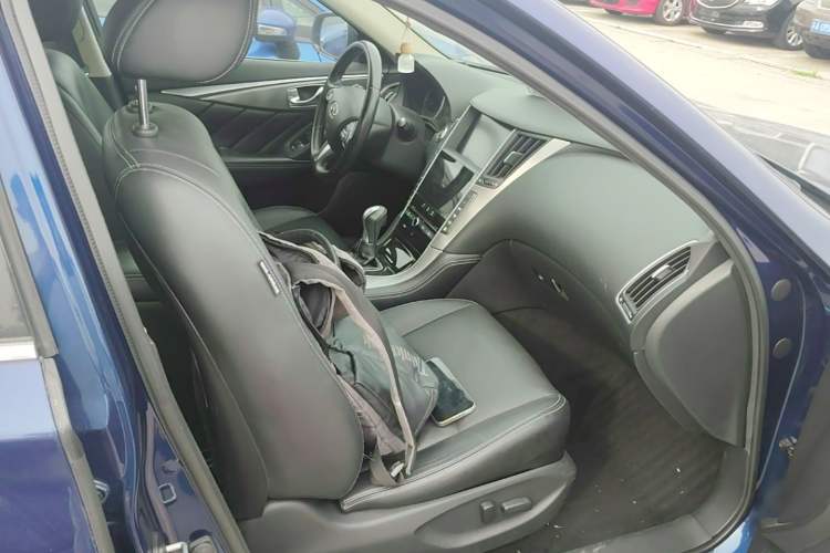 Used Infiniti Q50L 2016 2.0T Ambition Edition Right Front Seat