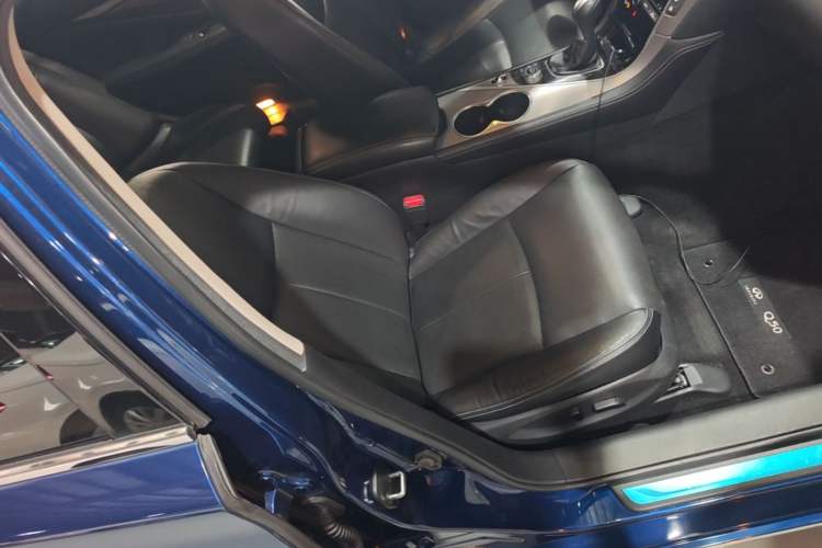 Used Infiniti Q50L 2016 2.0T Enjoyment Edition Right Front Seat