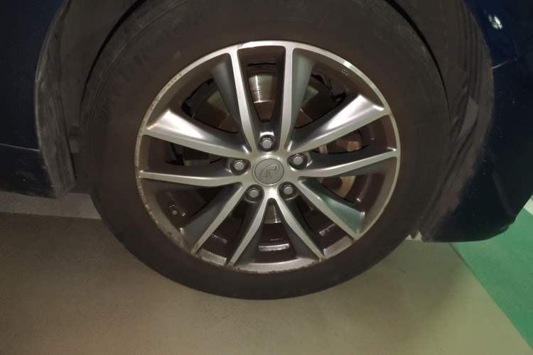 Used Infiniti Q50L 2016 2.0T Enjoyment Edition Right Front Wheel Hub