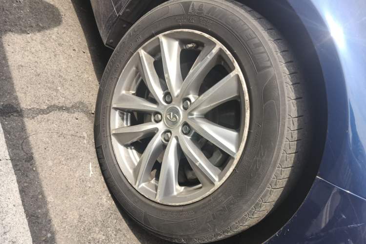 Used Infiniti Q50L 2016 2.0T Enjoyment Edition Right Front Wheel Hub