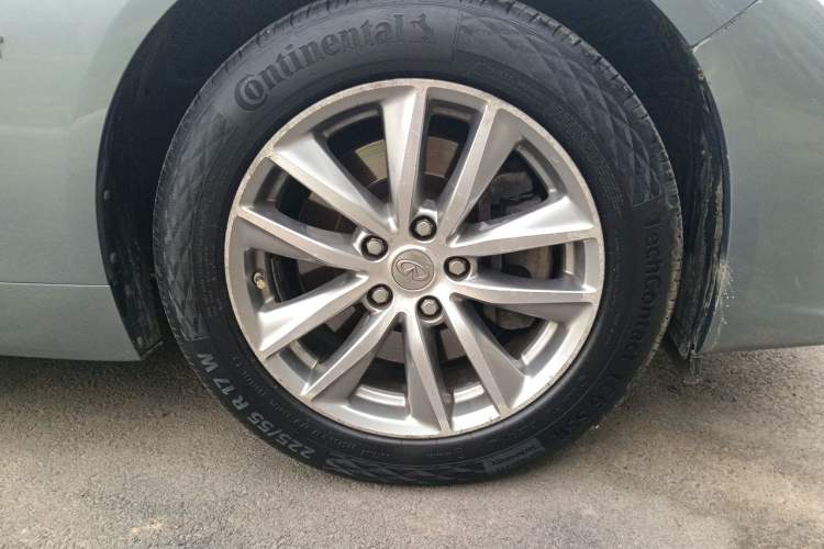 Used Infiniti Q50L 2016 2.0T Comfort Edition Right Front Wheel Hub