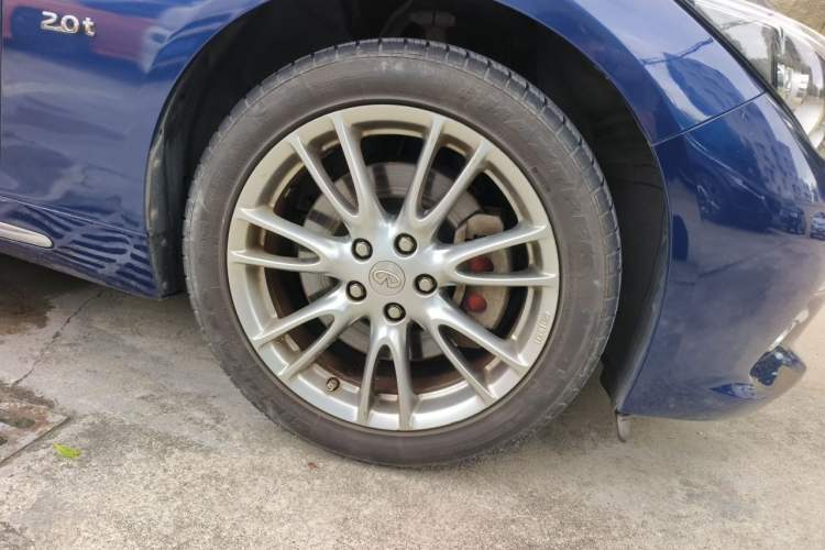 Used Infiniti Q50L 2016 2.0T Ambition Edition Right Front Wheel Hub