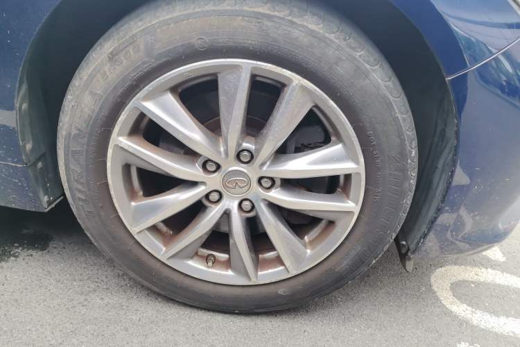 Used Infiniti Q50L 2016 2.0T Enjoyment Edition Right Front Wheel Hub