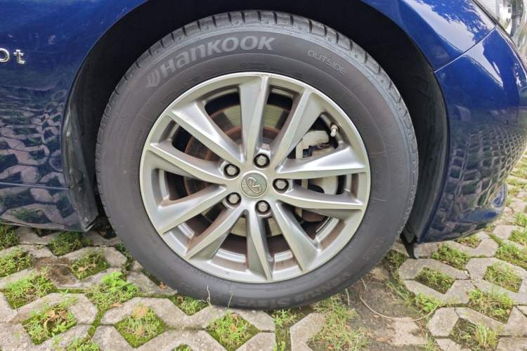 Used Infiniti Q50L 2016 2.0T Enjoyment Edition Right Front Wheel Hub