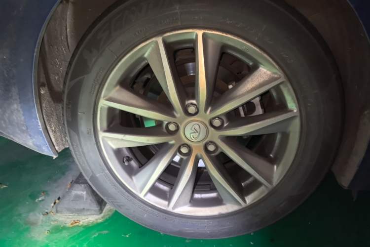 Used Infiniti Q50L 2016 2.0T Enjoyment Edition Right Front Wheel Hub