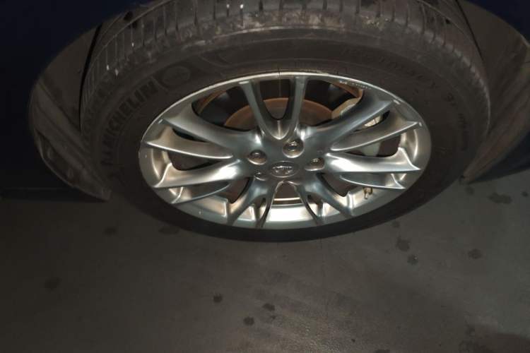 Used Infiniti Q50L 2016 2.0T Ambition Edition Right Front Wheel Hub