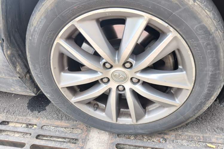 Used Infiniti Q50L 2016 2.0T Enjoyment Edition Right Front Wheel Hub