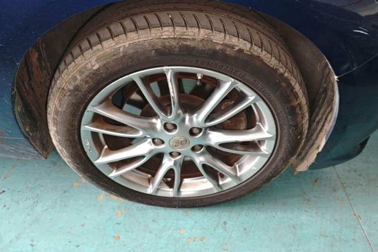 Used Infiniti Q50L 2016 2.0T Ambition Edition Right Front Wheel Hub