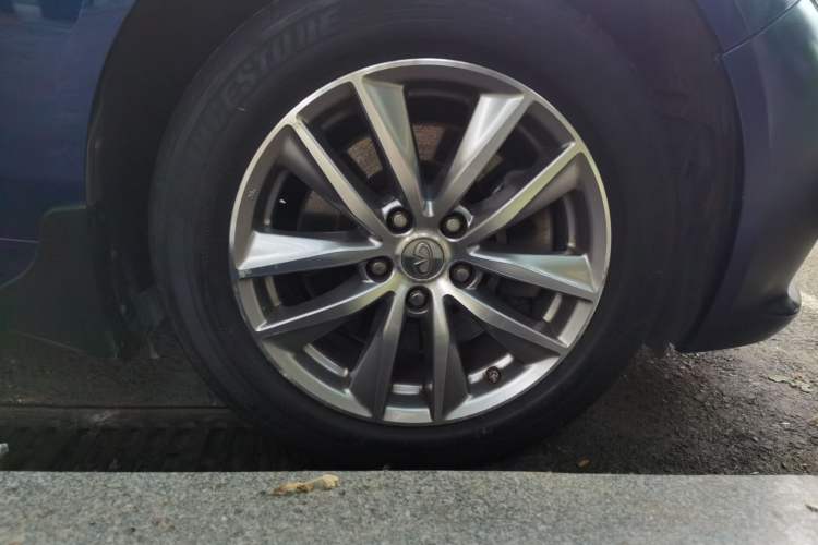 Used Infiniti Q50L 2016 2.0T Enjoyment Edition Right Front Wheel Hub