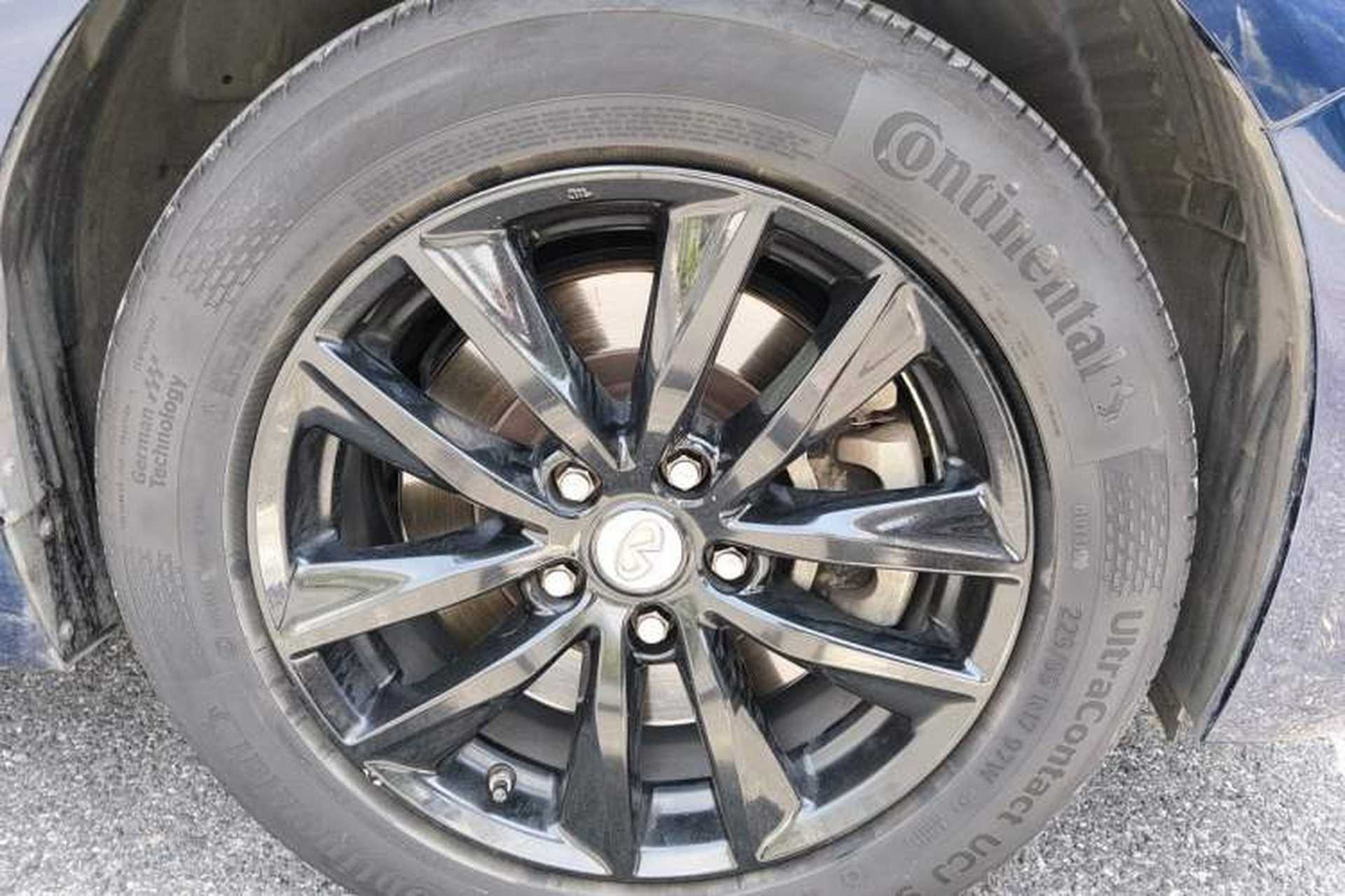 Used Infiniti Q50L 2016 2.0T Enjoyment Edition Right Front Wheel Hub