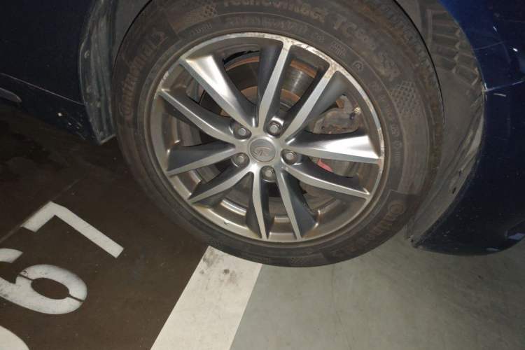 Used Infiniti Q50L 2016 2.0T Enjoyment Edition Right Front Wheel Hub