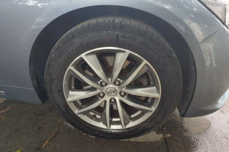 Used Infiniti Q50L 2016 2.0T Enjoyment Edition Right Front Wheel Hub