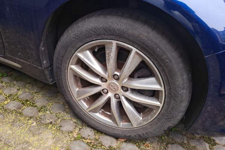 Used Infiniti Q50L 2016 2.0T Enjoyment Edition Right Front Wheel Hub