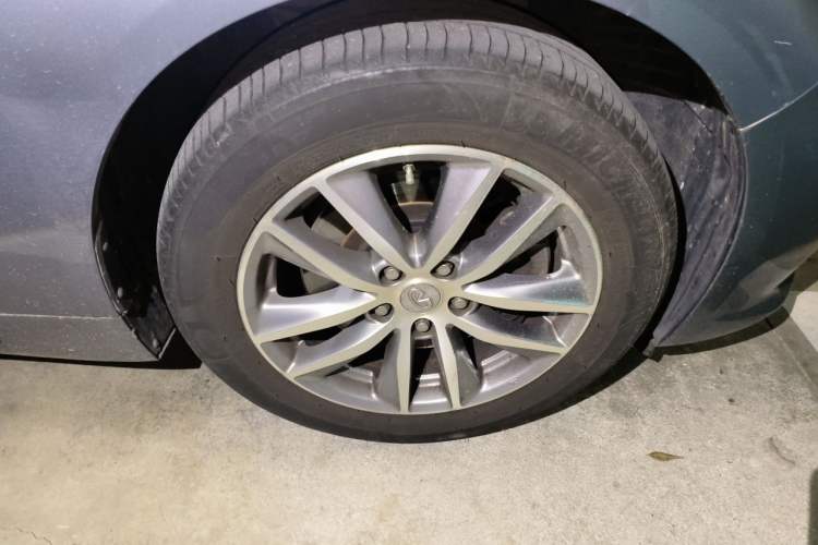 Used Infiniti Q50L 2016 2.0T Enjoyment Edition Right Front Wheel Hub