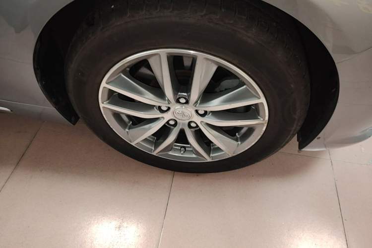 Used Infiniti Q50L 2016 2.0T Enjoyment Edition Right Front Wheel Hub