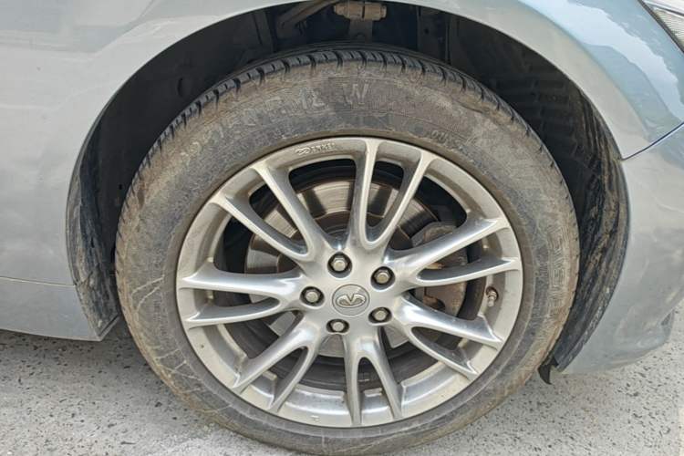 Used Infiniti Q50L 2016 2.0T Ambition Edition Right Front Wheel Hub