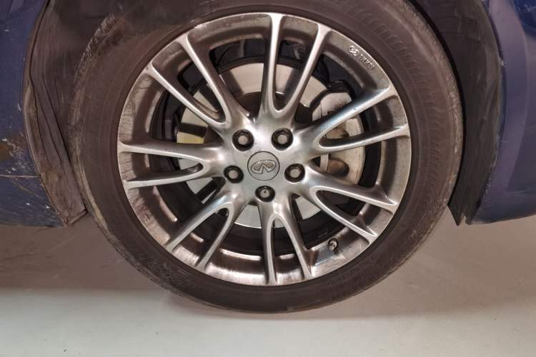Used Infiniti Q50L 2016 2.0T Ambition Edition Right Front Wheel Hub