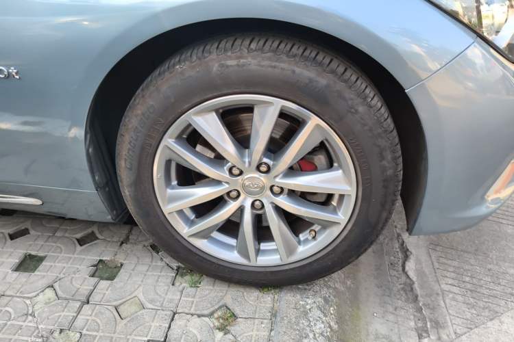 Used Infiniti Q50L 2016 2.0T Enjoyment Edition Right Front Wheel Hub