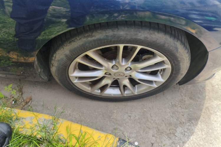 Used Infiniti Q50L 2016 2.0T Ambition Edition Right Front Wheel Hub