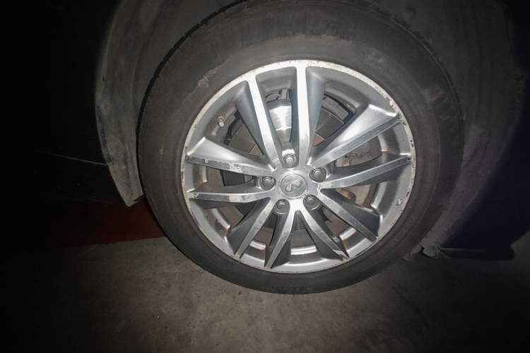 Used Infiniti Q50L 2016 2.0T Enjoyment Edition Right Front Wheel Hub