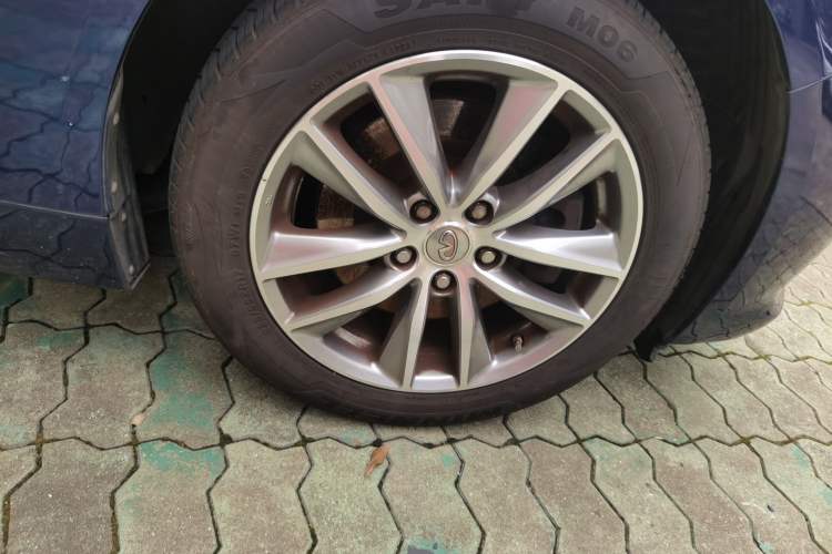 Used Infiniti Q50L 2016 2.0T Ambition Edition Right Front Wheel Hub