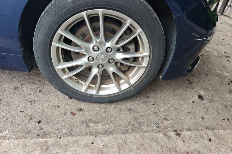 Used Infiniti Q50L 2016 2.0T Ambition Edition Right Front Wheel Hub