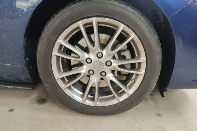 Used Infiniti Q50L 2016 2.0T Ambition Edition Right Front Wheel Hub