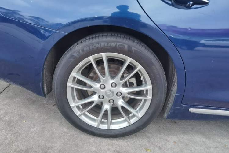 Used Infiniti Q50L 2016 2.0T Ambition Edition Right Rear Wheel Hub