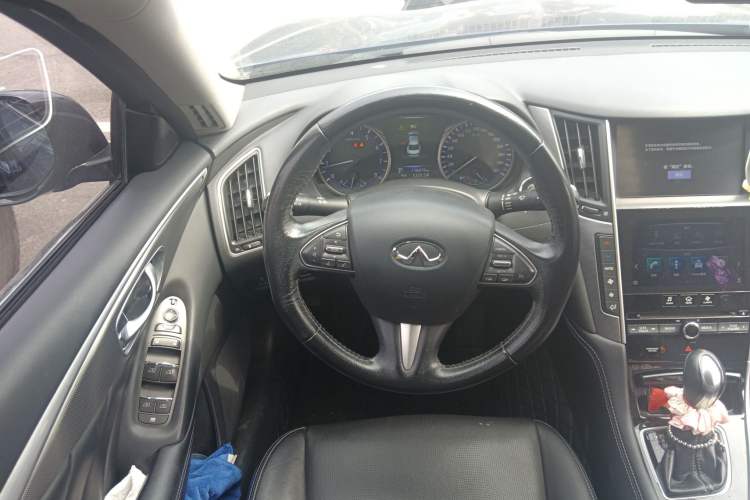 Used Infiniti Q50L 2016 2.0T Enjoyment Edition Steering Wheel