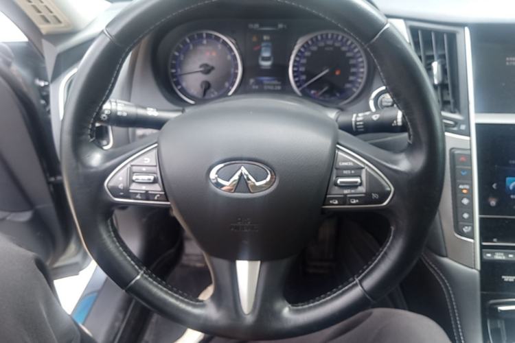 Used Infiniti Q50L 2016 2.0T Enjoyment Edition Steering Wheel