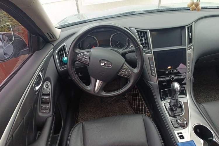 Used Infiniti Q50L 2016 2.0T Enjoyment Edition Steering Wheel