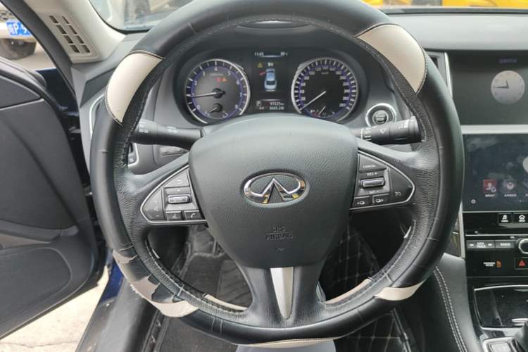 Used Infiniti Q50L 2016 2.0T Comfort Edition Steering Wheel