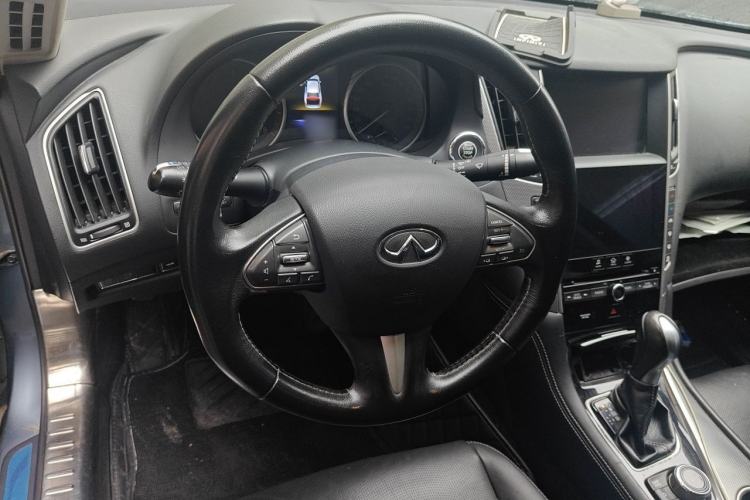 Used Infiniti Q50L 2016 2.0T Enjoyment Edition Steering Wheel