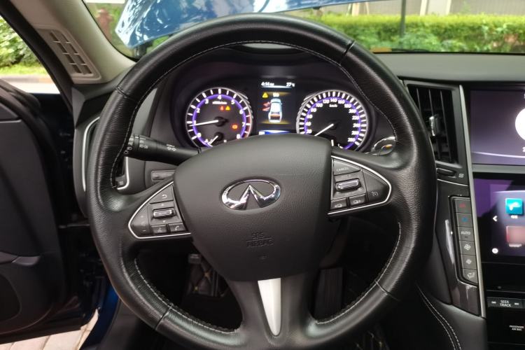 Used Infiniti Q50L 2016 2.0T Comfort Edition Steering Wheel