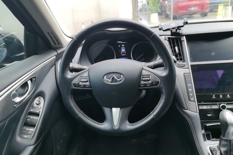 Used Infiniti Q50L 2016 2.0T Enjoyment Edition Steering Wheel