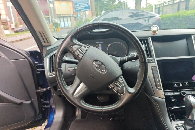Used Infiniti Q50L 2016 2.0T Enjoyment Edition Steering Wheel