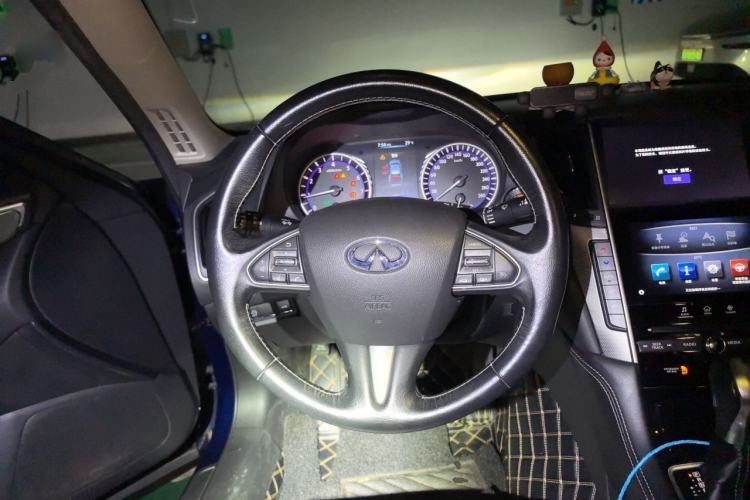 Used Infiniti Q50L 2016 2.0T Enjoyment Edition Steering Wheel