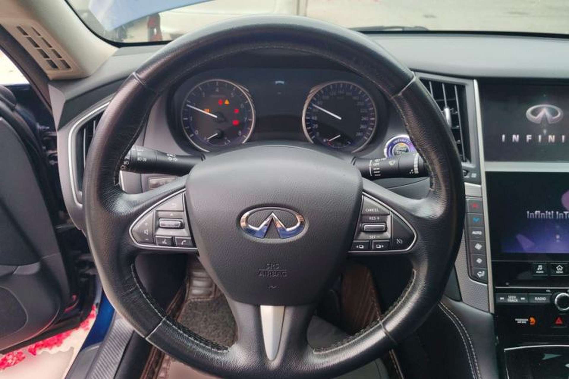 Used Infiniti Q50L 2016 2.0T Enjoyment Edition Steering Wheel