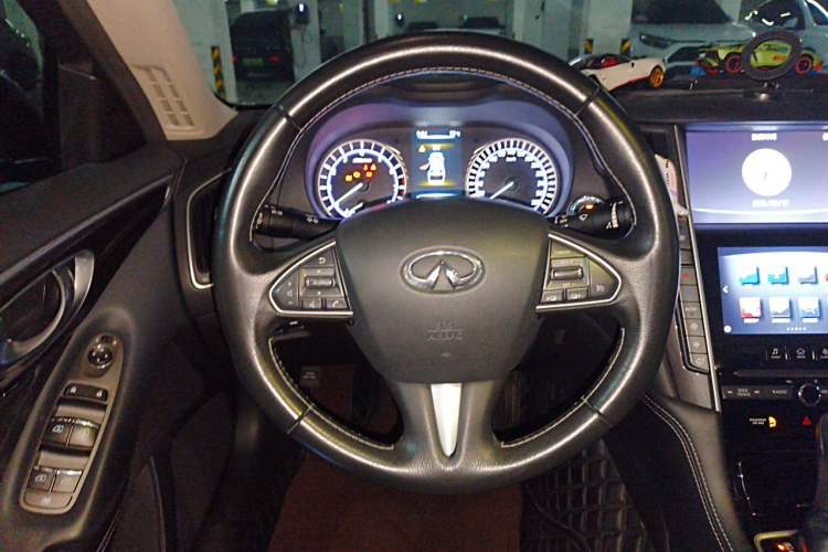 Used Infiniti Q50L 2016 2.0T Comfort Edition Steering Wheel